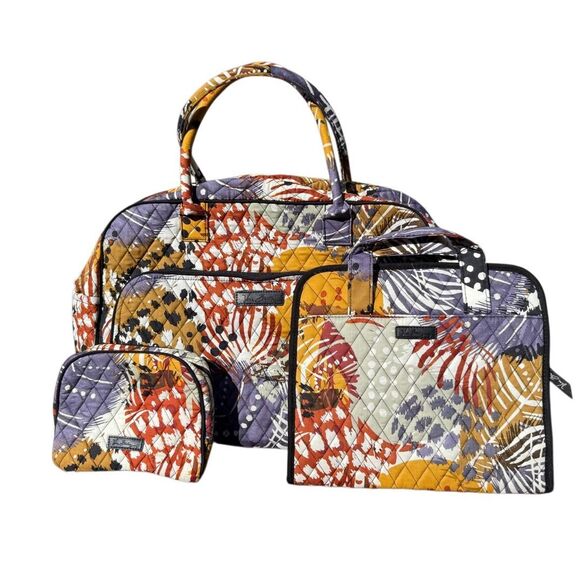 Vera Bradley, three-piece luggage set - Picture 1 of 11